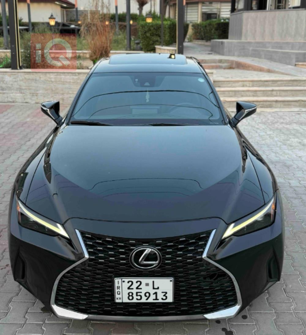 Lexus IS